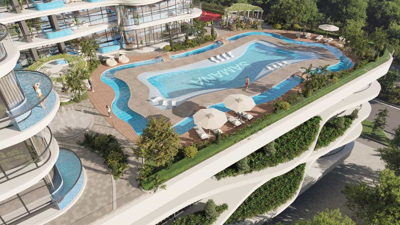 Outdoor Pool And Jacuzzi