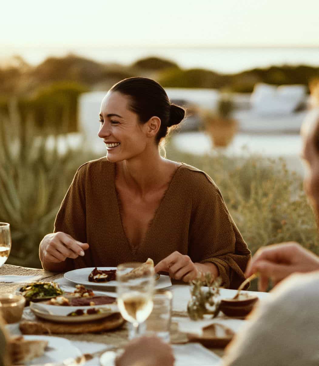 Restaurants, Cafés & Plazas