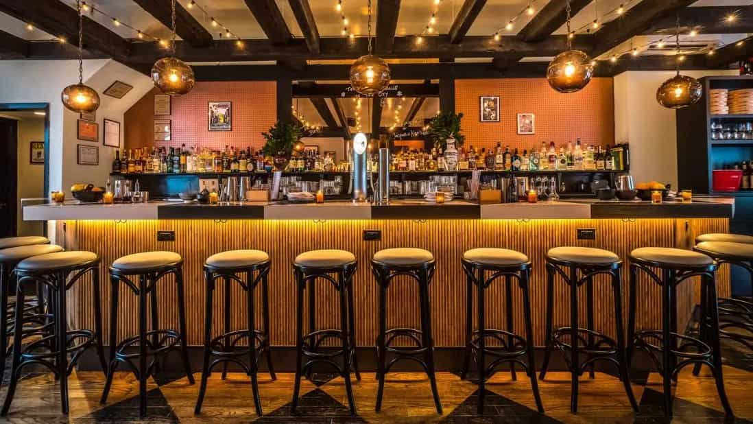 Chic Bar Area