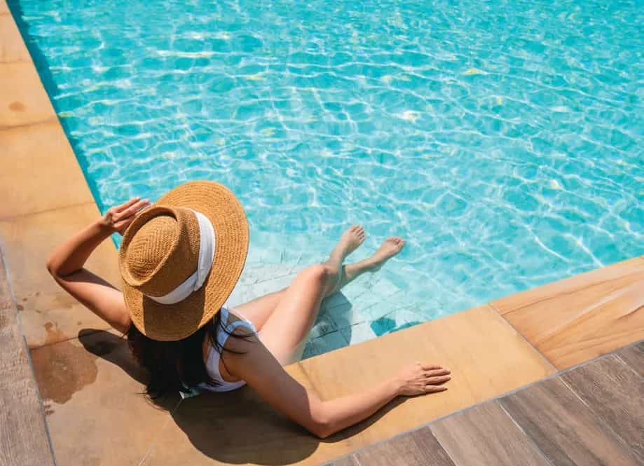 Water Lounges