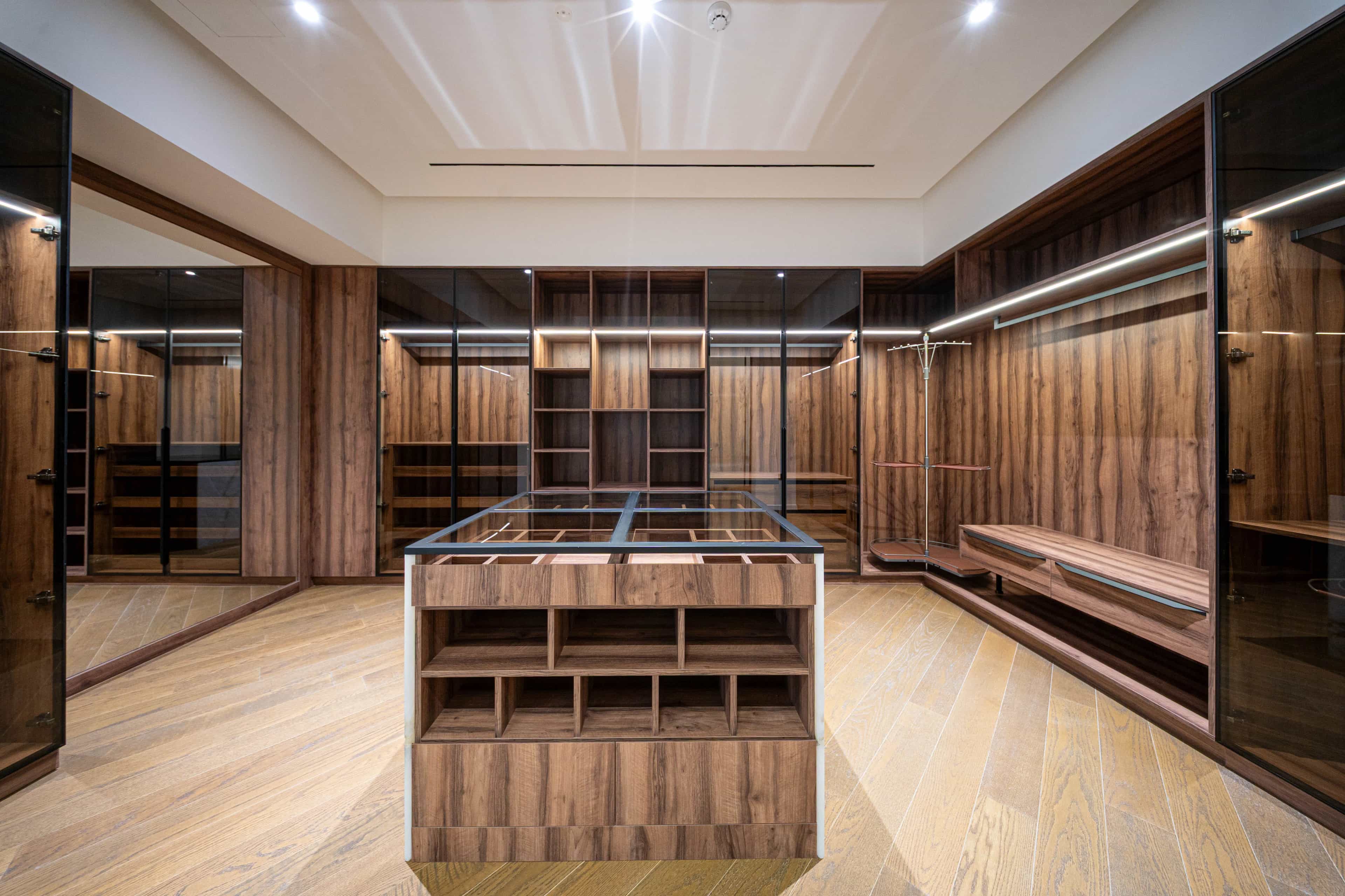 Massage Room with Sauna