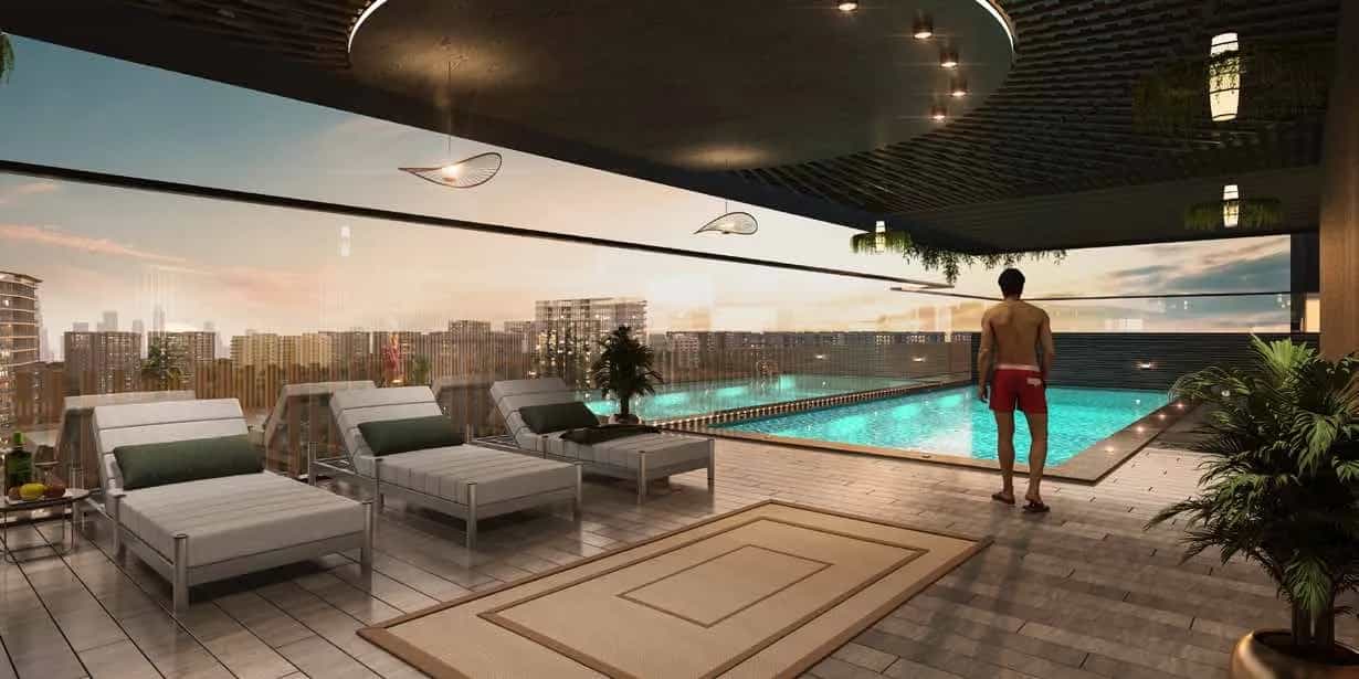 Rooftop Pool & Lounge